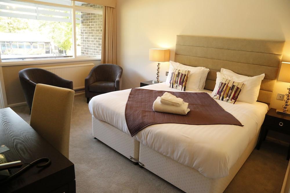 New Bath & 3* Matlock Bath